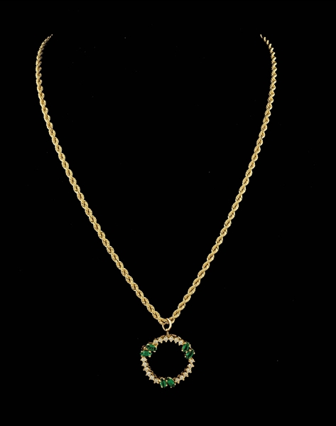 LADIES’ 14K GOLD CHATHAM EMERALD & DIAMOND PENDANT W/ROPE CHAIN.