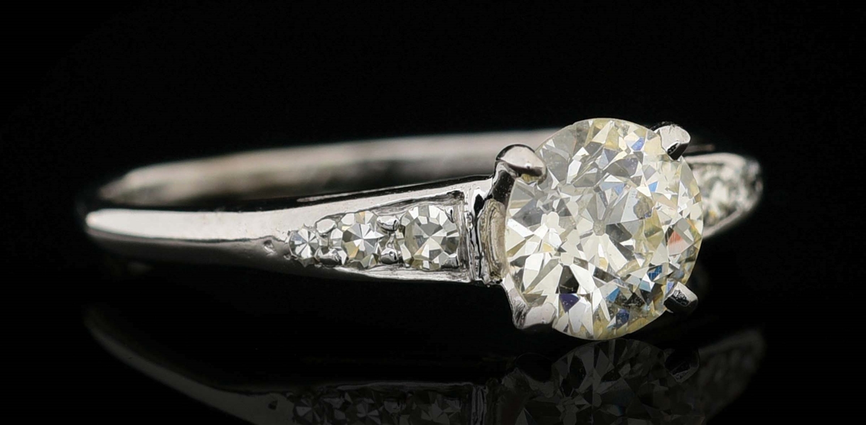 ANTIQUE PLATINUM & EUROPEAN CUT DIAMOND ENGAGEMENT RING