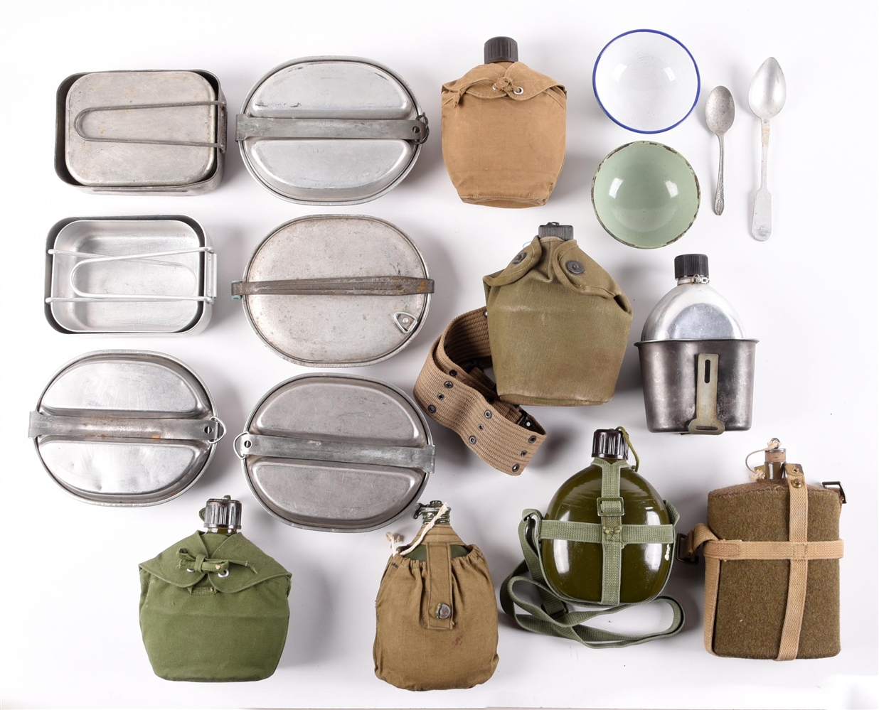 LOT OF CANTEENS AND MESS KITS.