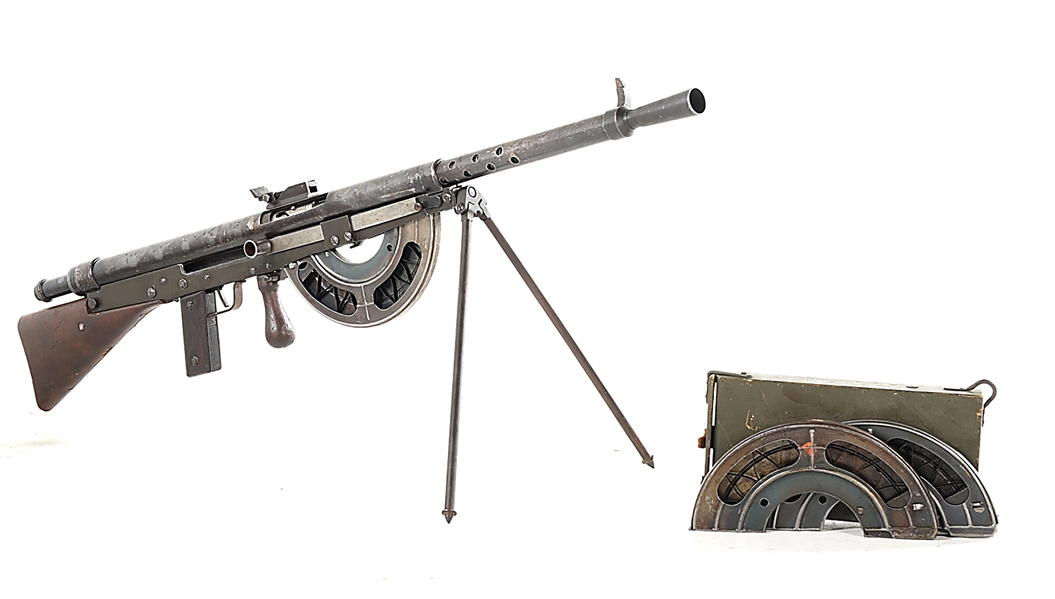 (N) FINE CONDITION SPECIMEN OF HISTORIC WORLD WAR I FRENCH CHAUCHAT MODEL 1915 MACHINE GUN WITH ORIGINAL WOOD MAGAZINE BOX (CURIO & RELIC).
