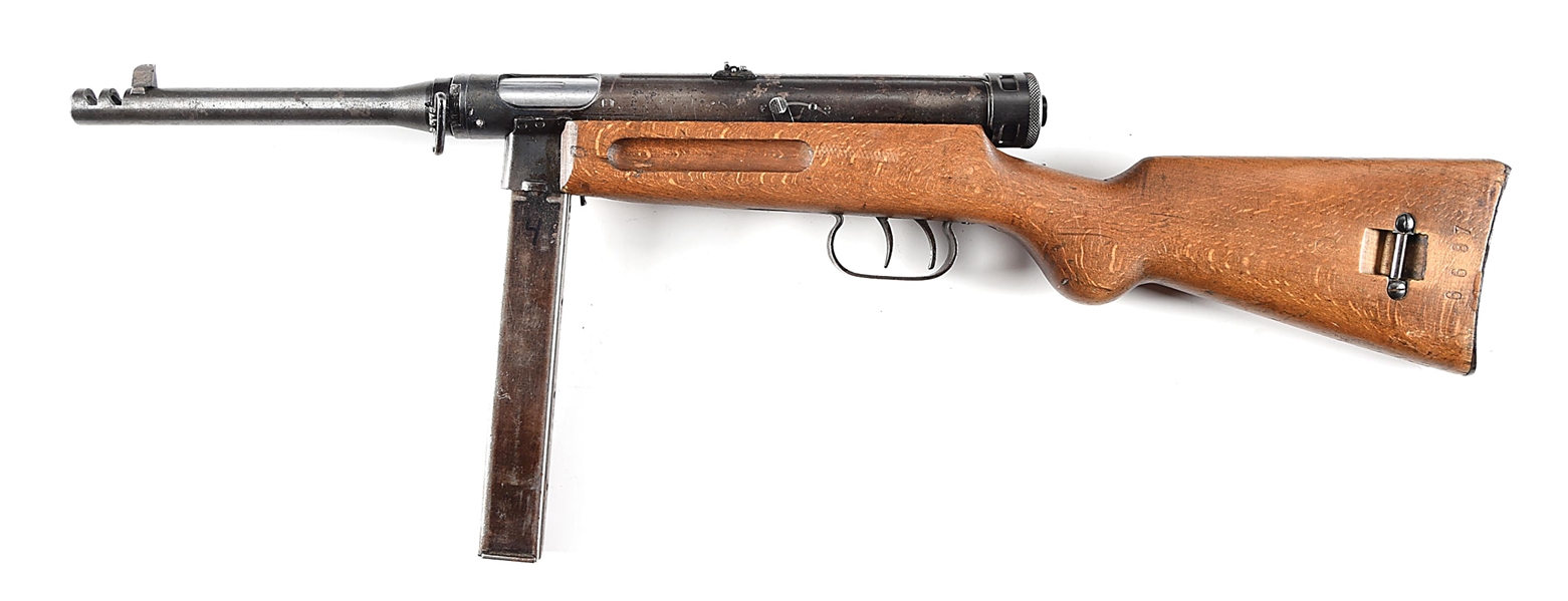 (N) DESIRABLE ITALIAN WORLD WAR II BERETTA MODEL 38/42 MACHINE GUN WITH NON-GUN DISPLAY GUN AND SPARE PARTS/ACCESSORIES (CURIO & RELIC).