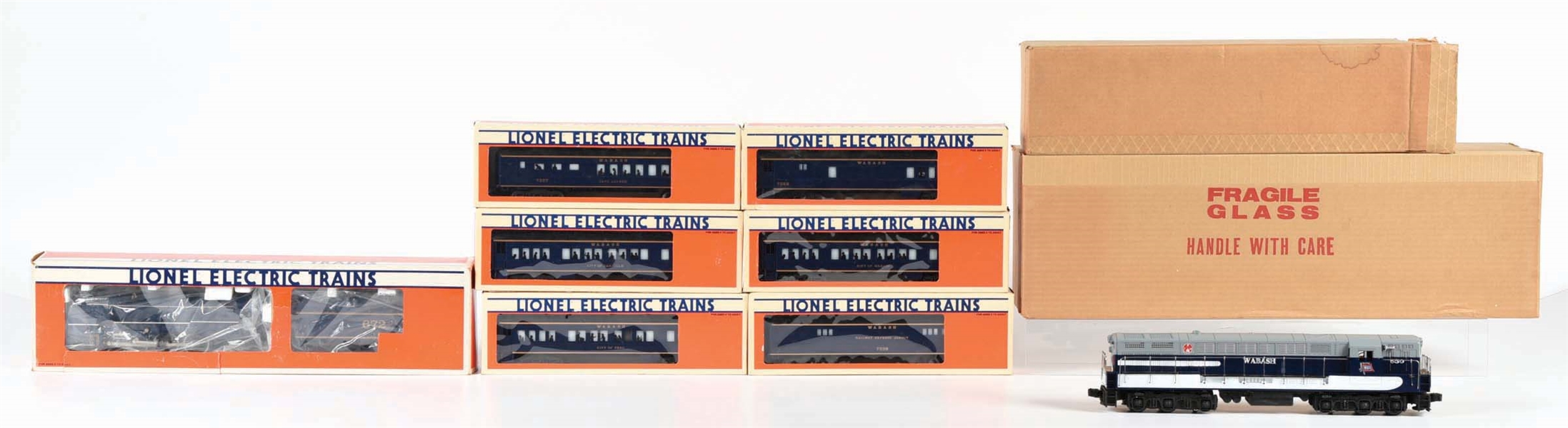 Lot Detail - LARGE LOT OF LIONEL ENGINES & PASSENGER CARS, MOSTLY WABASH