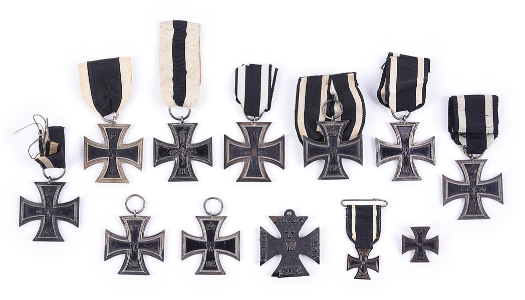 LOT OF 12: IMPERIAL GERMAN 1914 2ND CLASS IRON CROSSES.