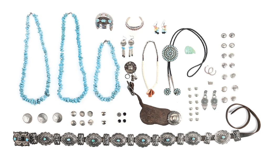 LOT OF MISCELLANEOUS SOUTHWESTERN AND NATIVE AMERICAN JEWELRY.