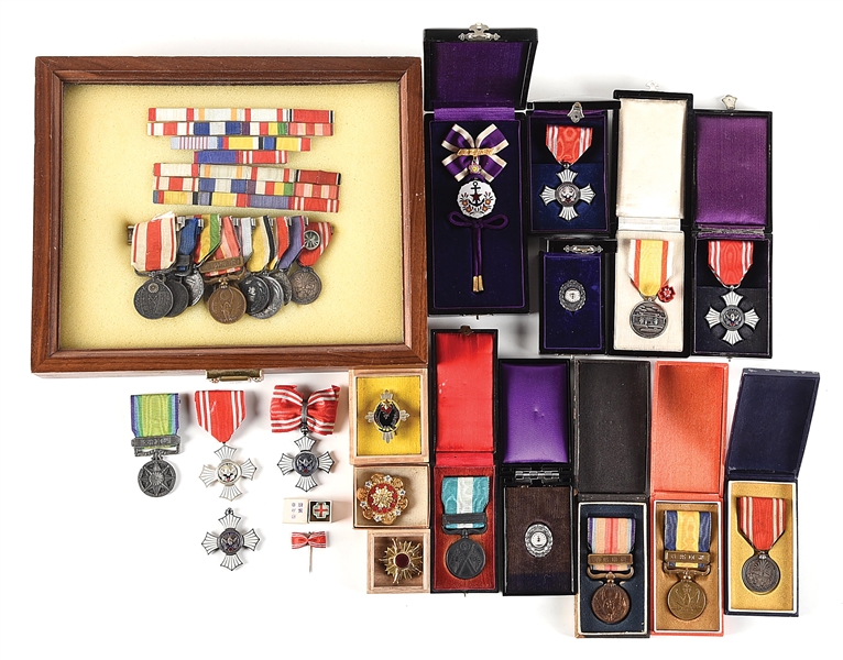 LOT OF JAPANESE WWII MEDALS.