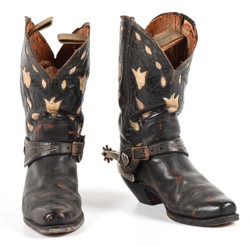 BLACK COWBOY BOOTS WITH SPURS