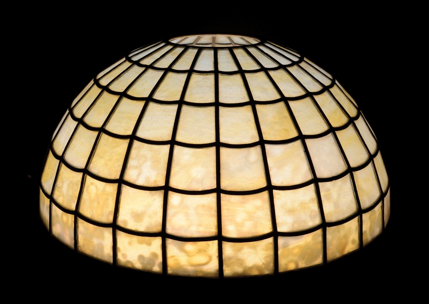 EARLY 20TH CENTURY LEADED GLASS LAMP SHADE