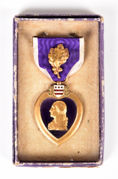 US WWI ENGRAVED PURPLE HEART MEDAL.