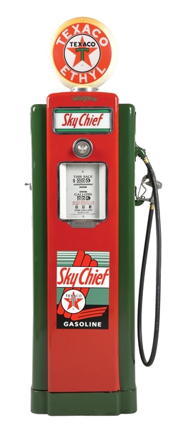 WAYNE MODEL #70 GAS PUMP RESTORED IN TEXACO SKY CHIEF GASOLINE. 