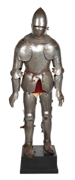 ATTRACTIVE MOUNTED FULL SUIT OF ARMOR.