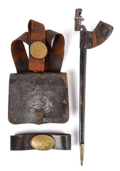 US CIVIL WAR CARTRIDGE BOX, BELT, AND BAYONET.