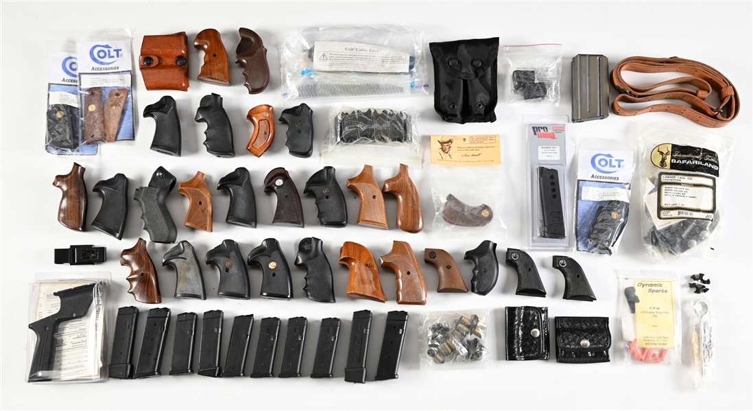 LARGE LOT OF FIREARMS ACCESORIES.