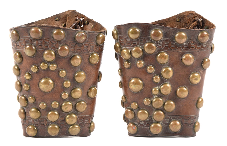 BROWN STUDDED LEATHER CUFFS