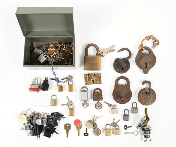 LARGE COLLECTION OF VARIOUS LOCKS W/ KEYS FOR VENDING MACHINES