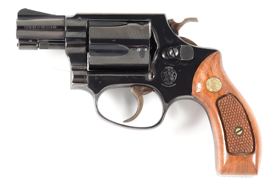 (C) SMITH & WESSON MODEL 36 CHIEF SPECIAL .38 DOUBLE ACTION REVOLVER WITH BOX.