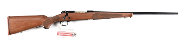 (M) WINCHESTER MODEL 70 XTR FEATHERWEIGHT BOLT ACTION RIFLE IN 7MM MAUSER.