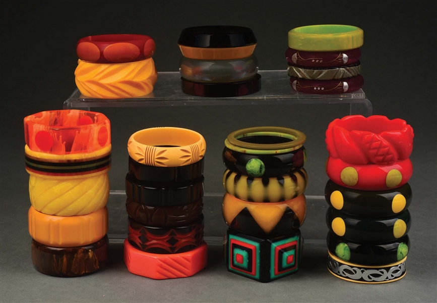 COLLECTION OF 33: VARIOUS VINTAGE BAKELITE BRACELETS