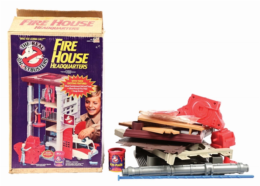 THE REAL GHOST BUSTERS FIRE HOUSE PLAY SET IN BOX 