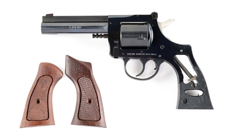 (M) HARINGTON & RICHARDSON MODEL 504 DOUBLE ACTION REVOLVER. 