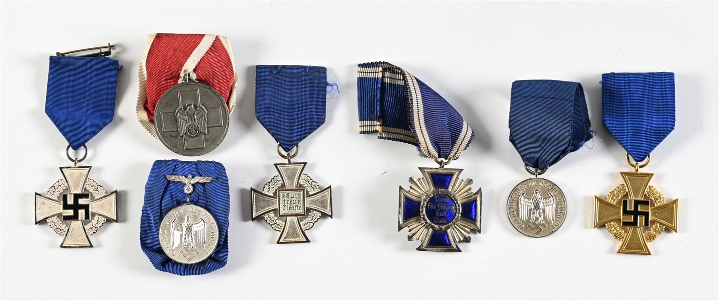 LOT OF MISCELLANEOUS THIRD REICH SERVICE MEDALS.