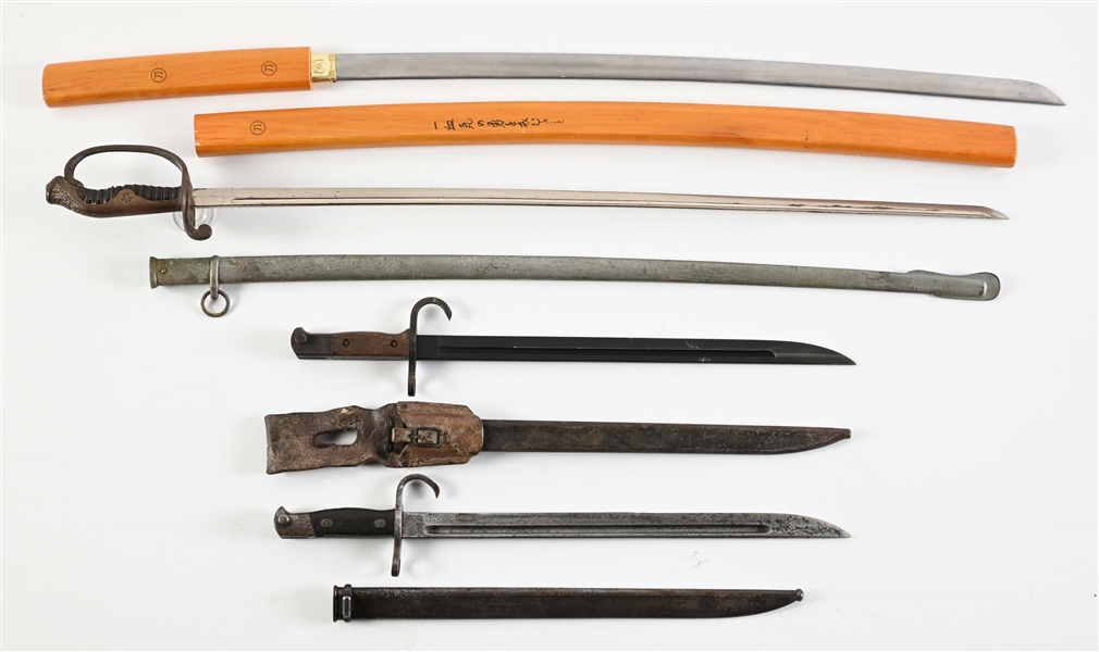 LOT OF 4: JAPANESE WWII SWORDS AND BAYONETS.