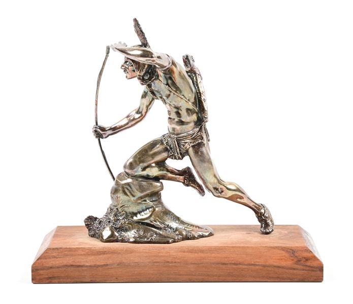 INDIAN WARRIOR HUNTING WITH BOW SCULPTURE.