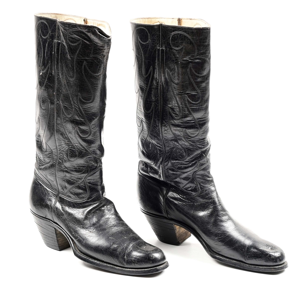 PAIR OF BLACK LEATHER COWBOY BOOTS.