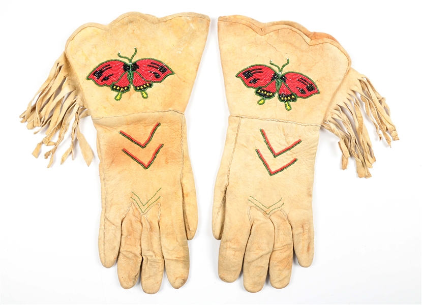 PAIR OF NATIVE AMERICAN BEADED BUTTERFLY GAUNTLETS. 