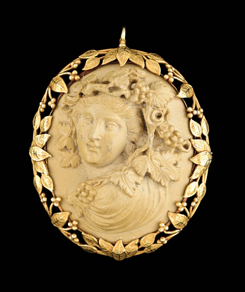 ANTIQUE 14K GOLD CARVED LAVA CAMEO BROOCH/PENDANT