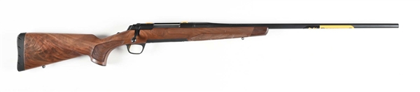 (M) BROWNING X-BOLT HIGH GRADE HUNTER BOLT ACTION RIFLE IN 7 MM MAGNUM..