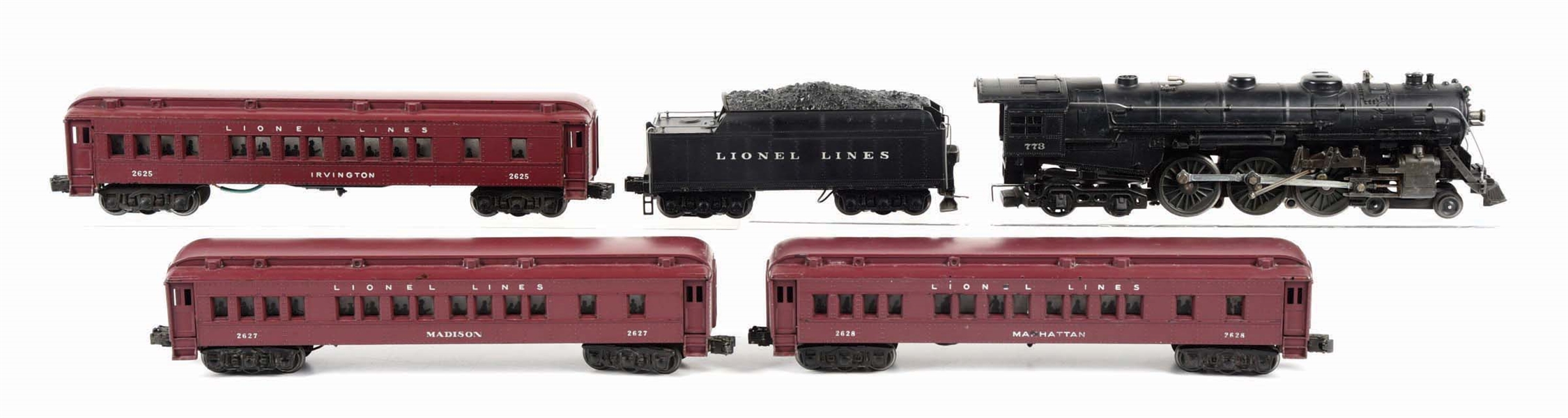 LOT OF 5: LIONEL 773 LOCOMOTIVE & TENDER W/ MADISON CARS