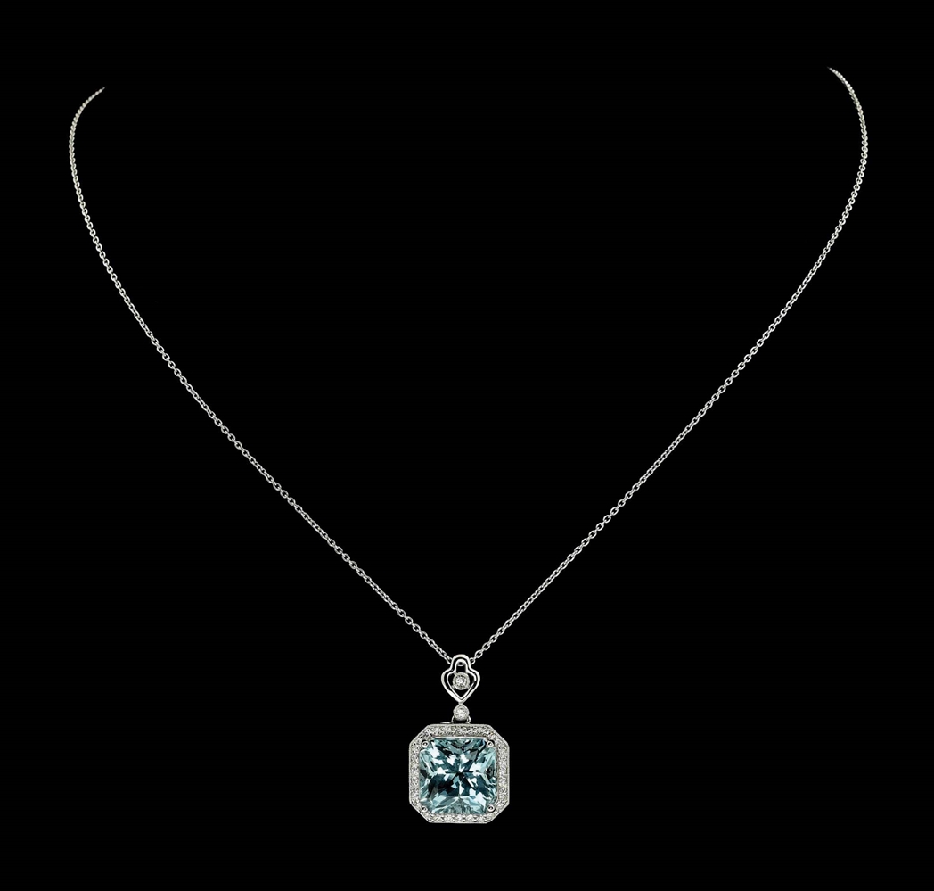 PLATINUM AQUAMARINE AND DIAMOND PENDANT W/ CHAIN