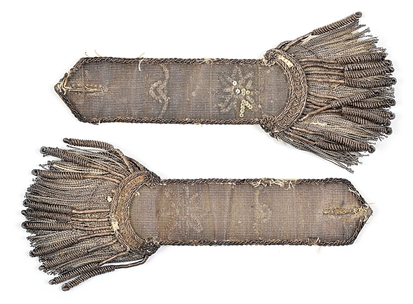 A PAIR OF REVOLUTIONARY WAR SILVER EPAULETTES.