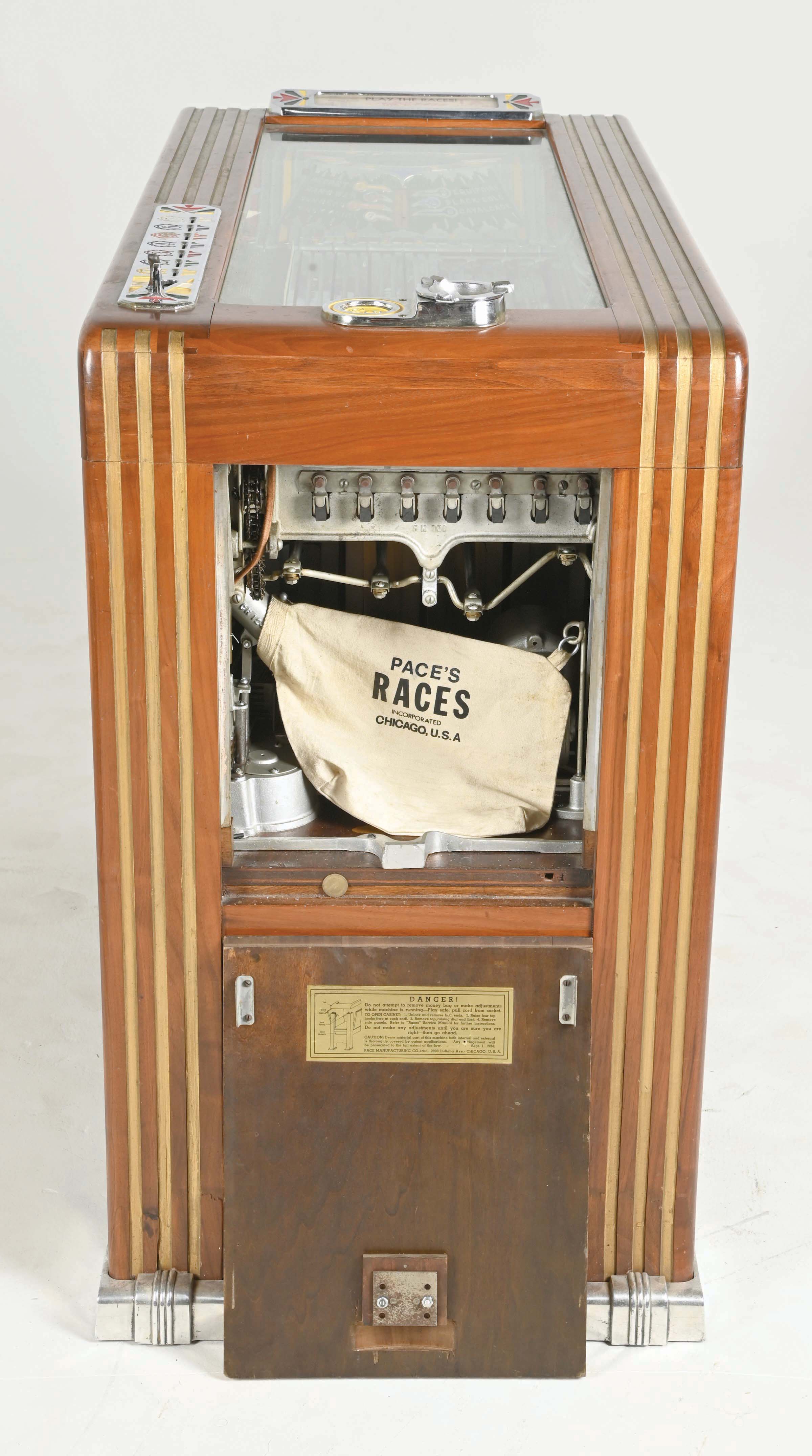 Lot Detail - 5¢ PACES RACES CONSOLE HORSE RACE SLOT MACHINE