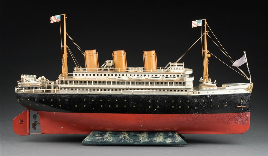 MARKLIN CAT. REF. 5050/7 HAND-PAINTED CLOCKWORK-POWERED OCEAN LINER