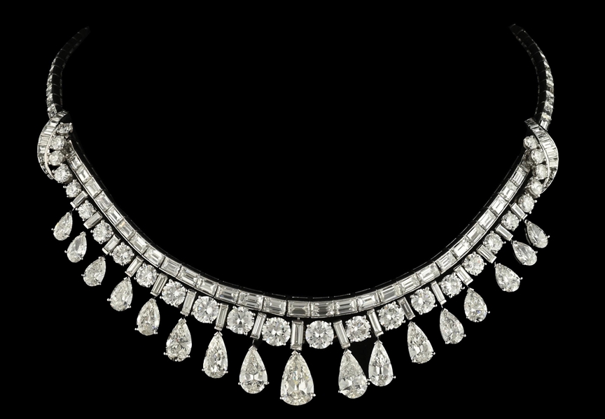 PLATINUM NEIMAN MARCUS 48CT DIAMOND TEARDROP NECKLACE