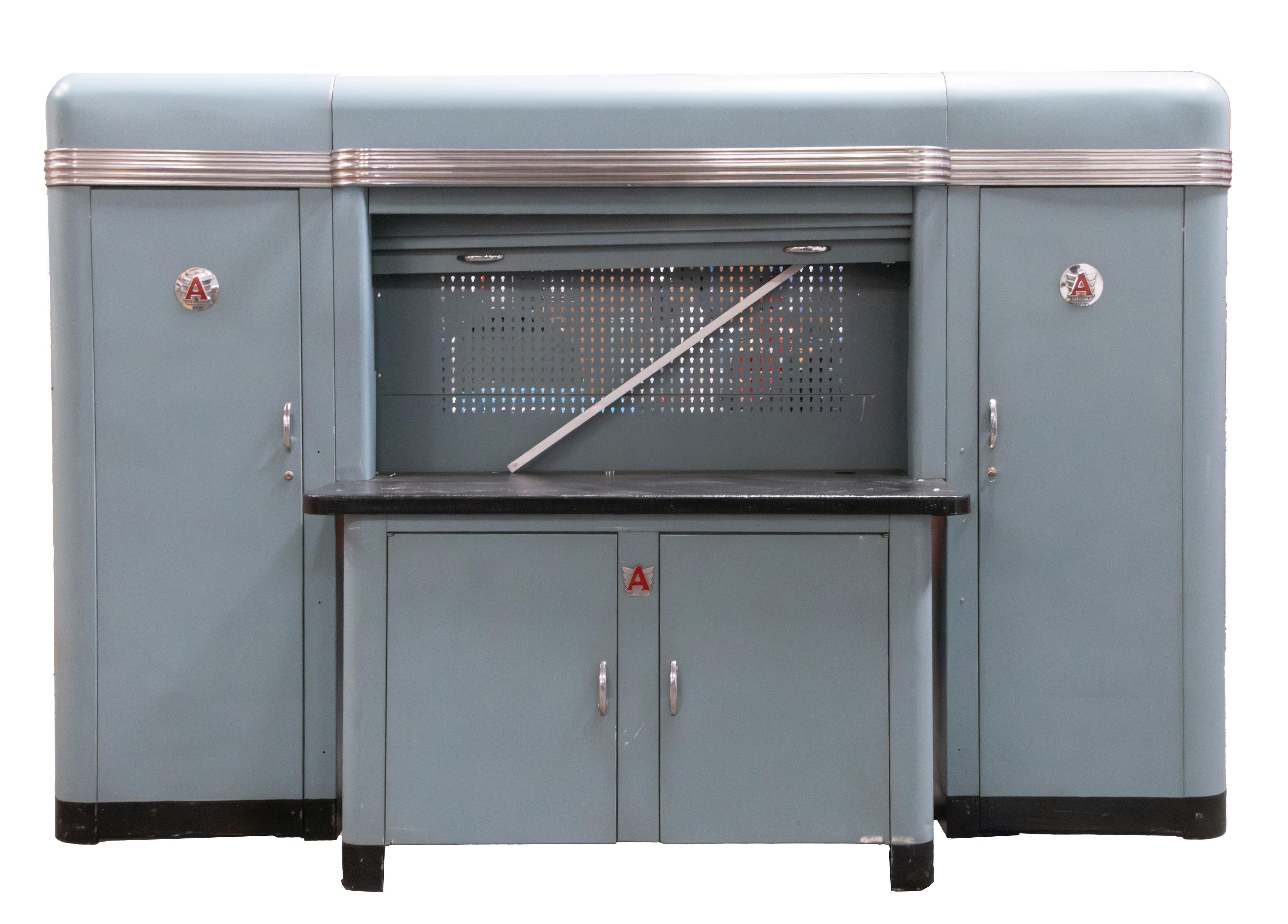 Lot Detail - ALEMITE AUTOMOTIVE SERVICE COUNTER