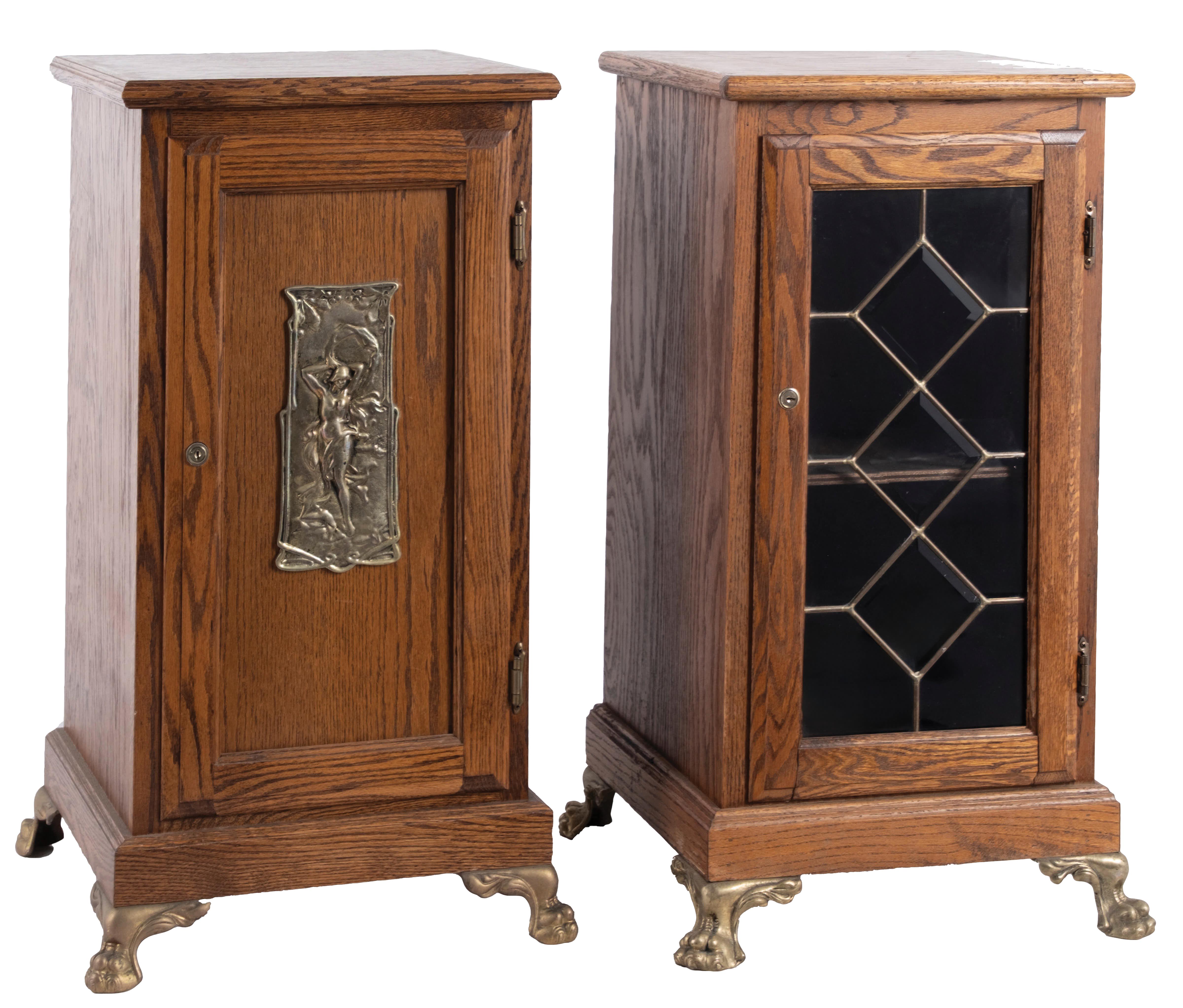 Lot Detail - PAIR OF CONTEMPORARY SLOT STANDS