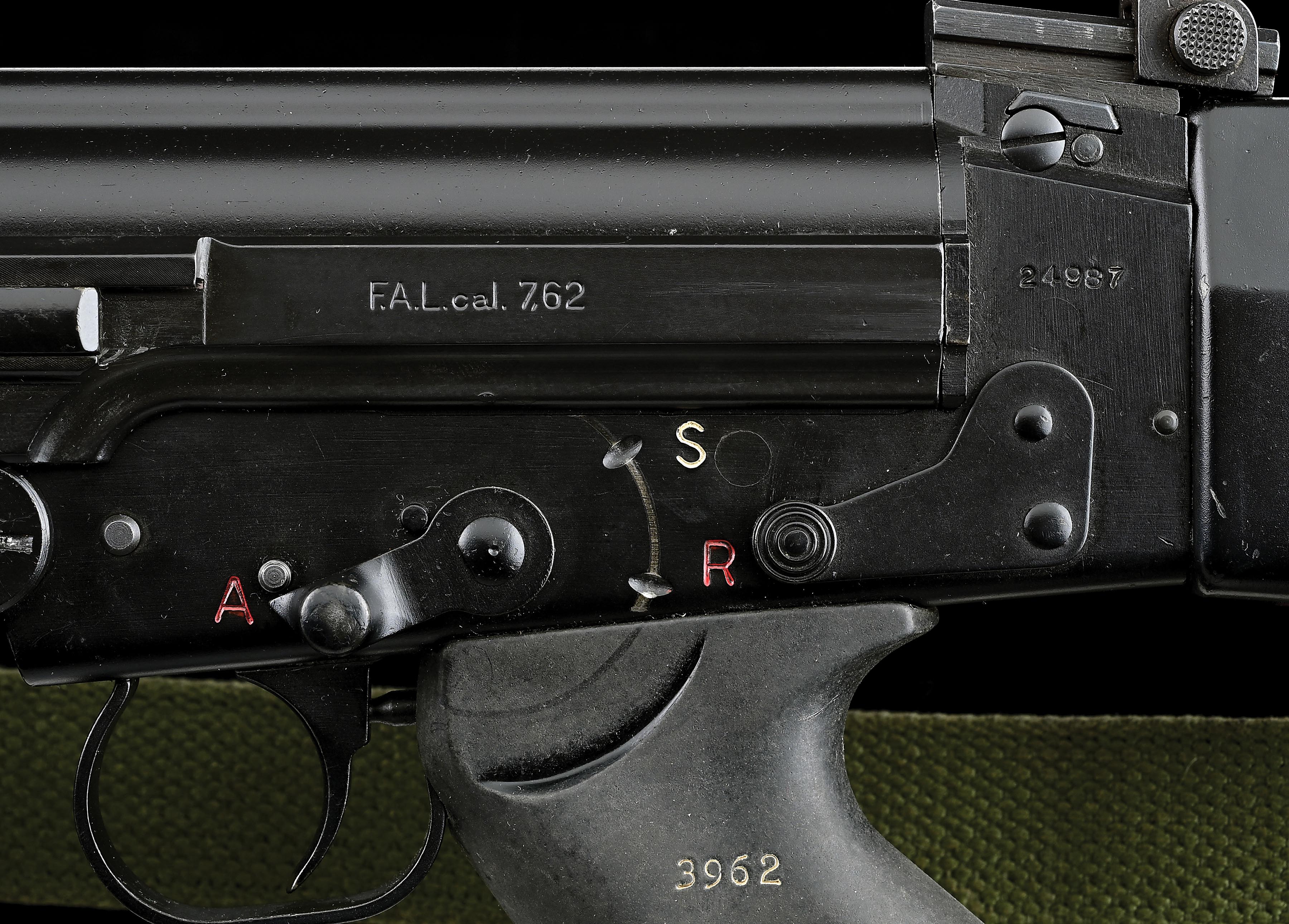 Lot Detail - (N) HIGH CONDITION FN-FAL MACHINE GUN (FULLY TRANSFERABLE).