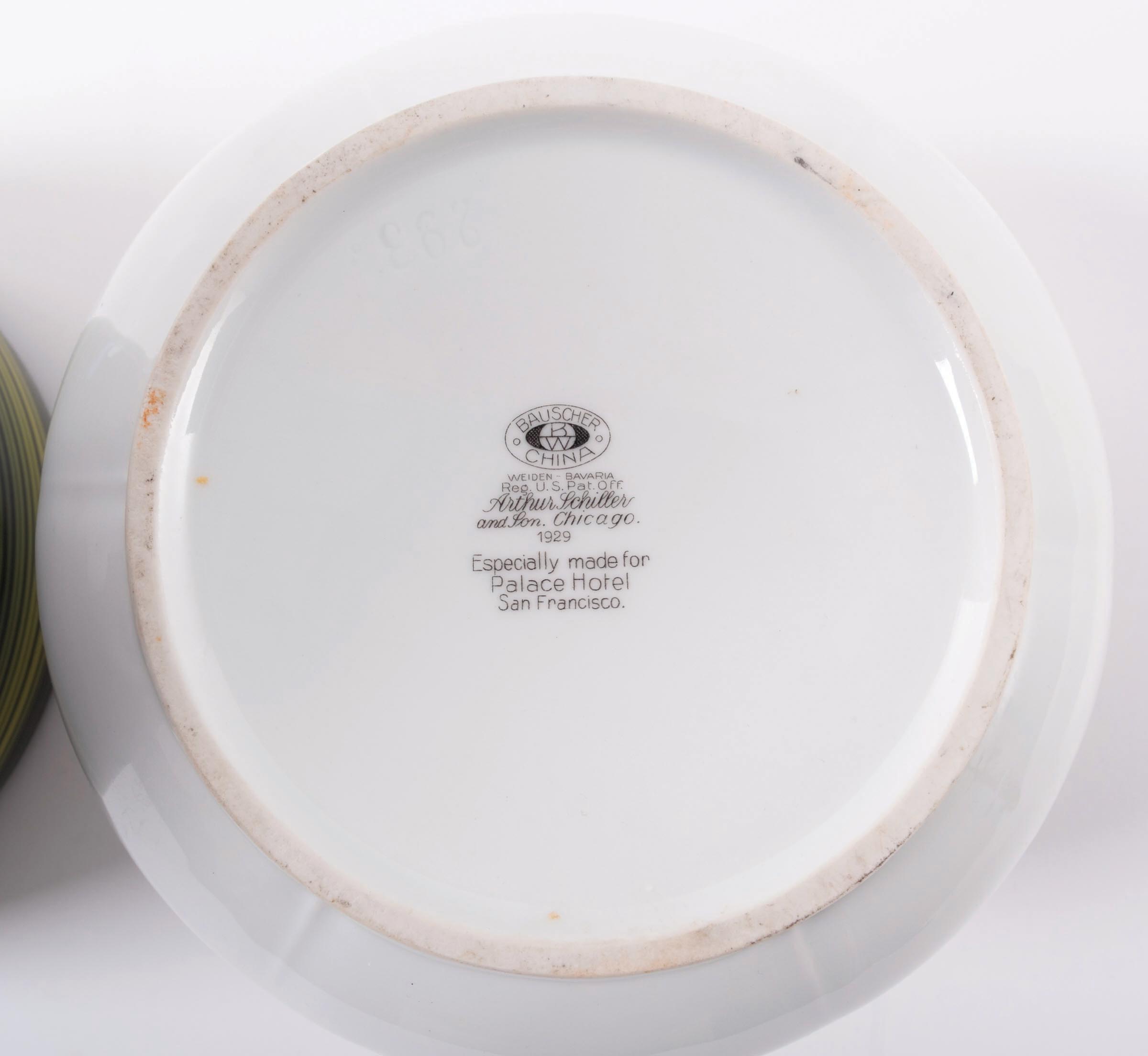 Lot Detail - COLLECTION OF 4 MISC COLORED SPITTOONS