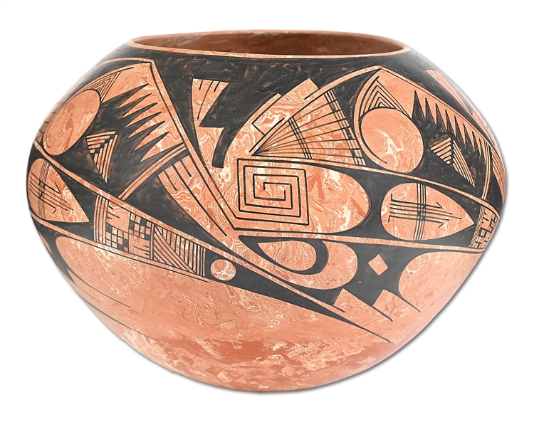 CASAS GRANDES (MATA ORTIZ) POTTERY BY LYDIA QUEZADA
