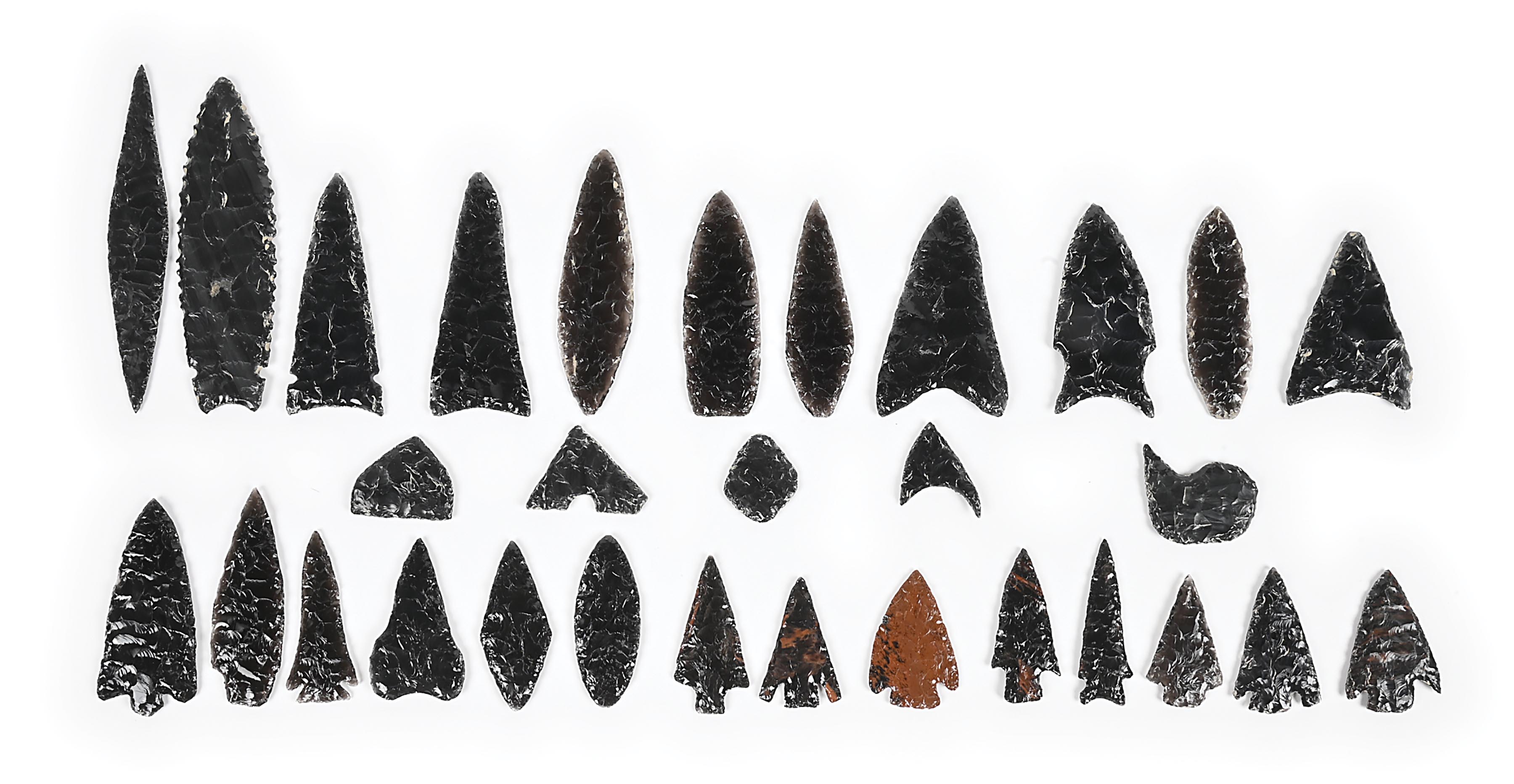 Modoc Obsidian Lot Detail - LOT OF 30: KLAMATH-MODOC OBSIDIAN POINTS