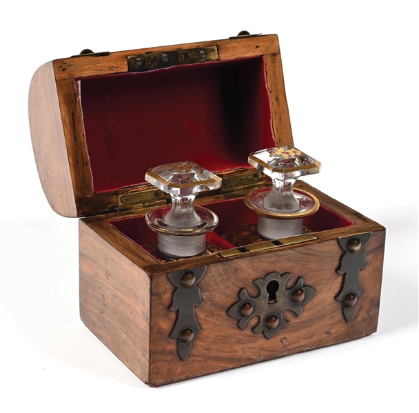 WOODEN PERFUME CASKET WITH TWO SCENT BOTTLES