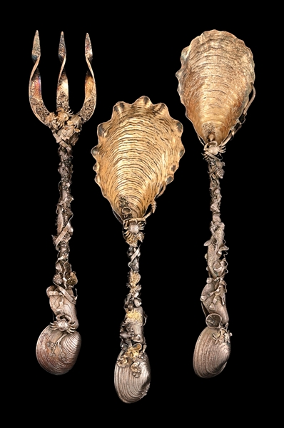 A PAIR OF GORHAM STERLING NARRAGANSETT PATTERN SALAD SERVERS