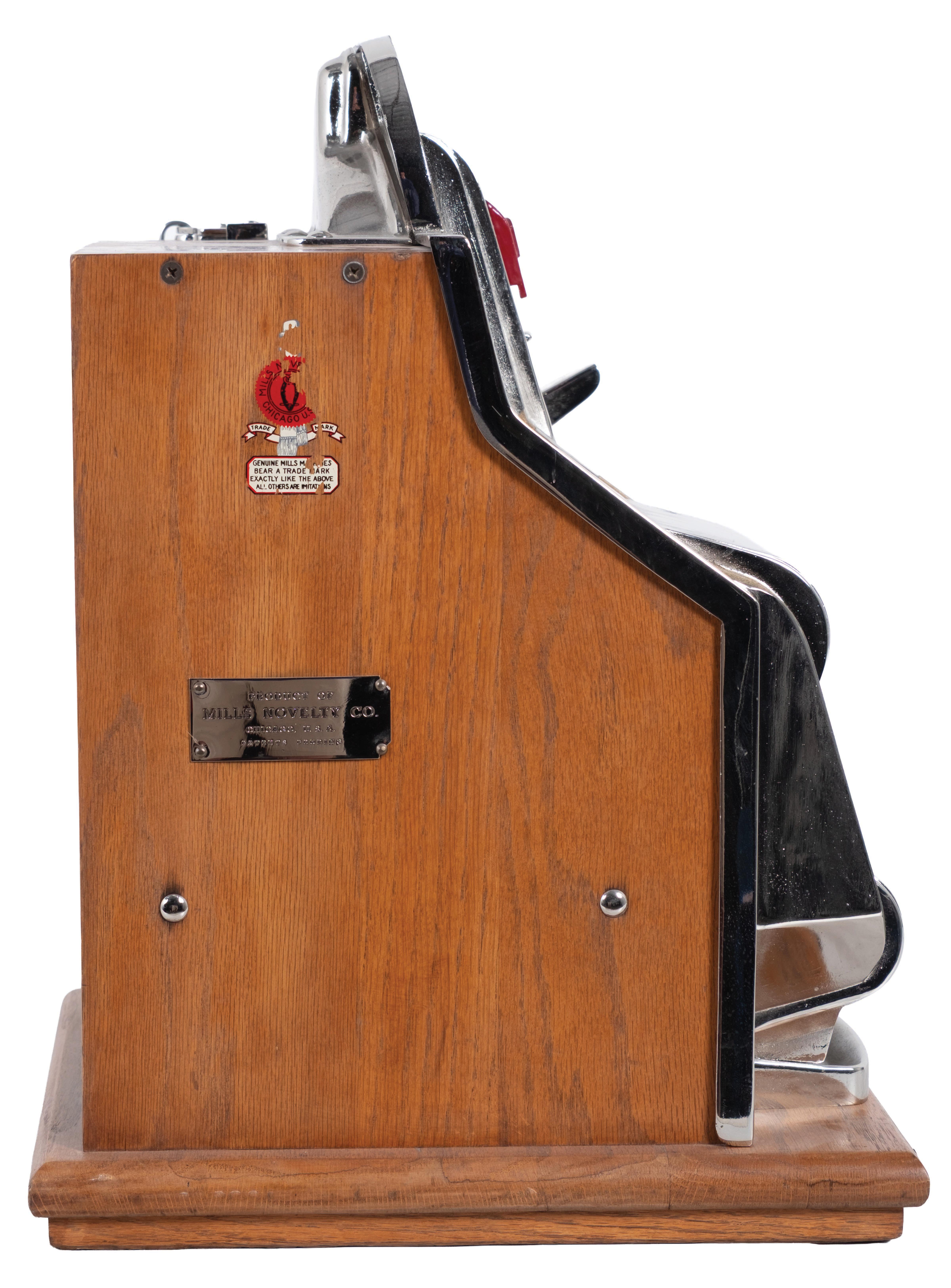 Slot Machine Side Lot Detail - 10¢ MILLS QT SLOT MACHINE WITH SIDE VENDOR