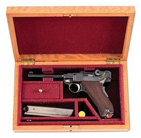 (C) DWM 1900 TEST LUGER .30 LUGER SEMI-AUTOMATIC PISTOL WITH CASE.