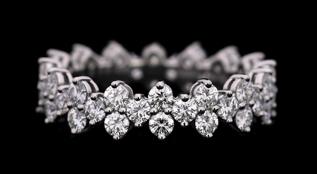 TIFFANY & CO. PLATINUM DIAMOND ETERNITY BAND W/BOX