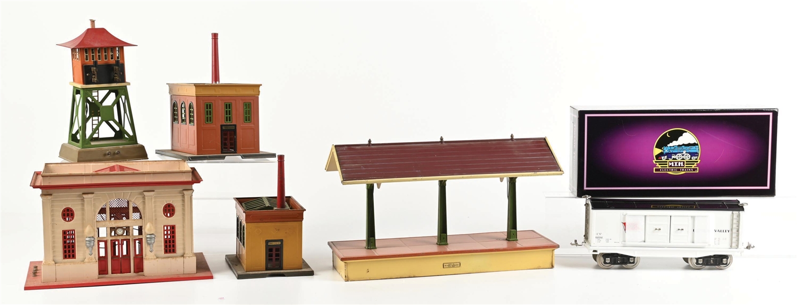 LOT OF 8: MTH BRIDGE, TURNTABLE, BOXCAR & LIONEL PREWAR ACCESSORIES