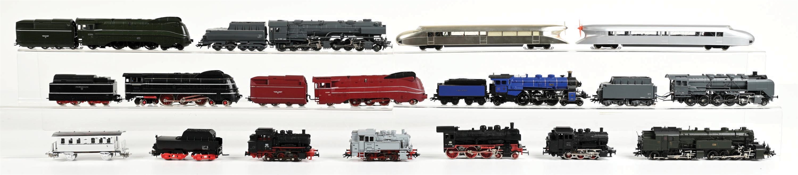 LOT OF 17: MARKLIN HO STEAM LOCOMOTIVES