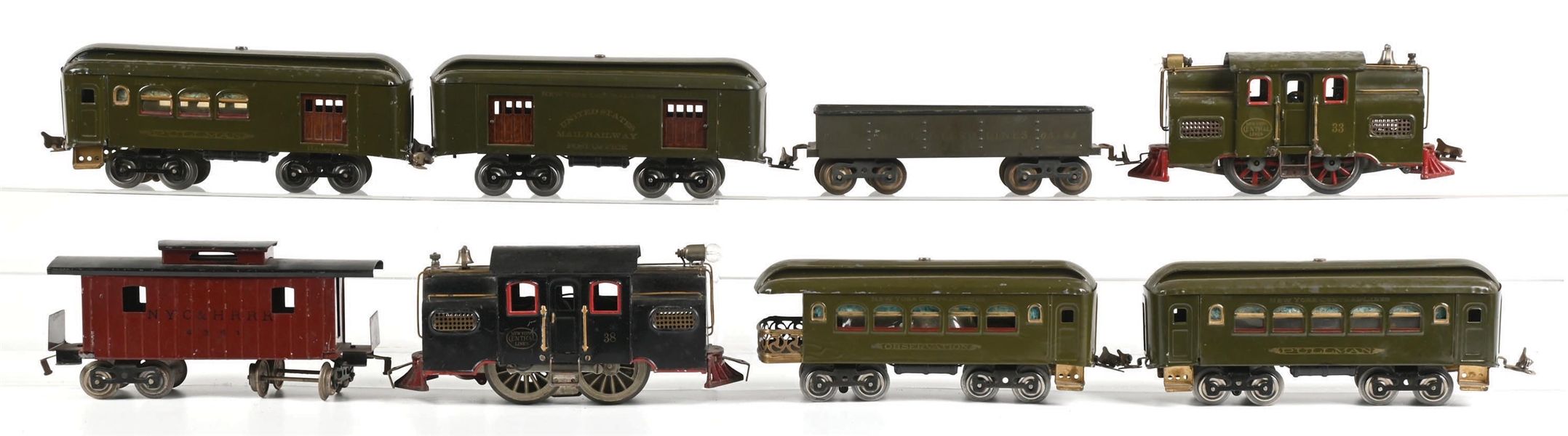 LOT OF 8: ASSORTMENT OF LIONEL STD-GA. LOCOS, PASSENGER & FREIGHT CARS 